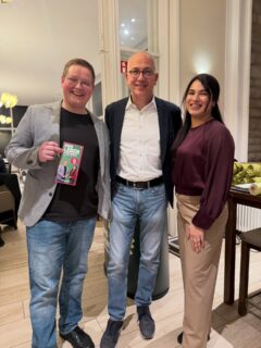 Politischer Aschermittwoch💚
Mit @tarekalwazir und @mahwish__iftikhar die „Bühne“ gerockt in Bad Orb💪🏻🥳
Großartige Bewirtung vom @kowalskis_im_park 💚
Am 15. März - GRÜN wählen!
#gemeinsamgehts #kommunalwahl #badorb #grüne #mkk